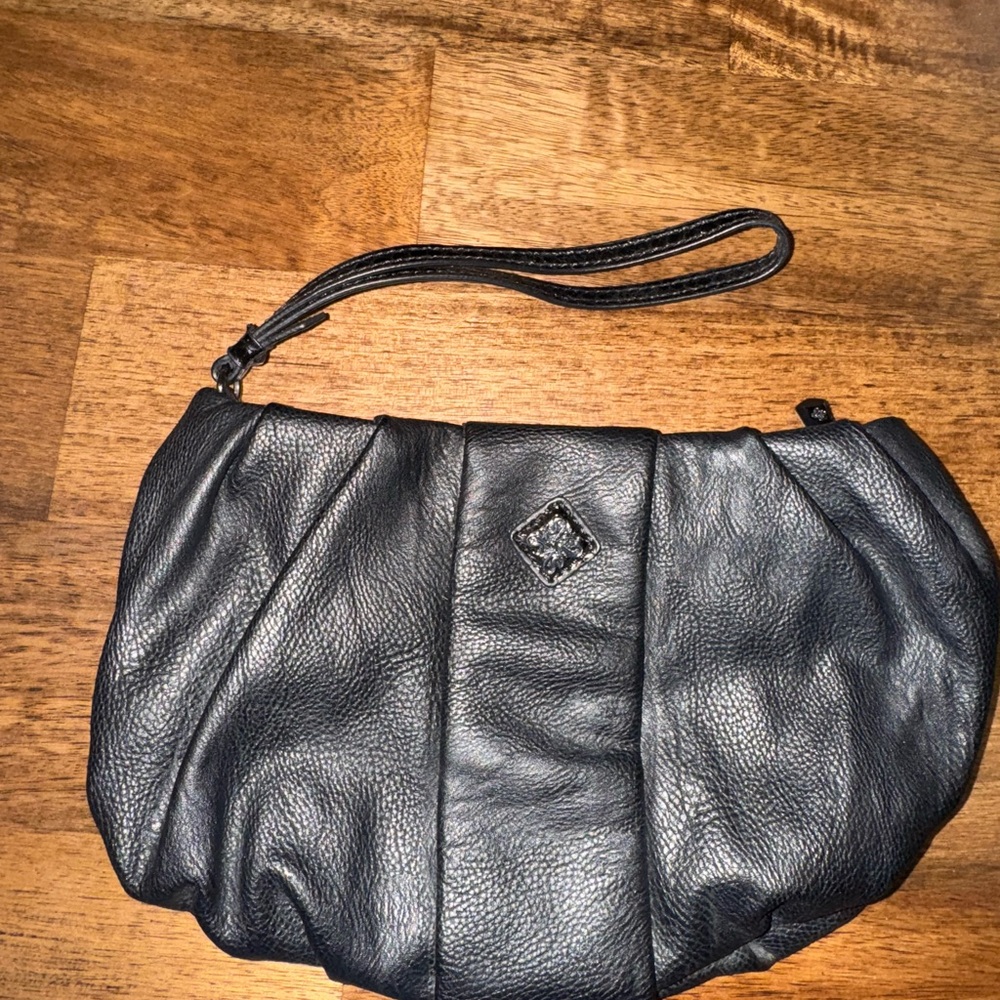 VERA WANG Elegant Black Leather Clutch